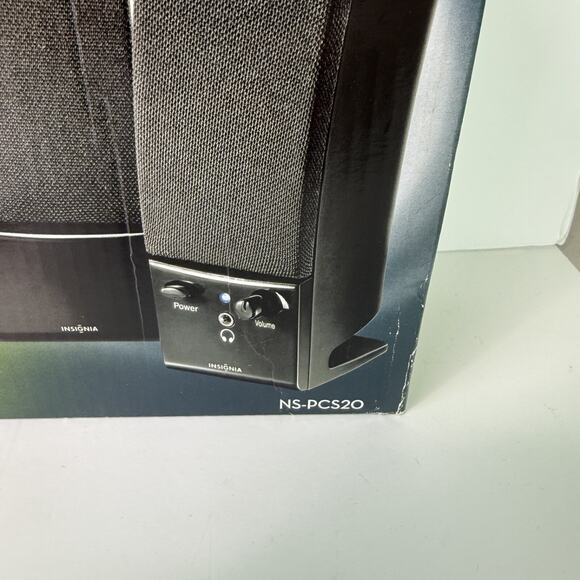 Insignia Powered Wired NS-PCS20 Set of 2 Black Computer Speakers - Picture 5 of 9